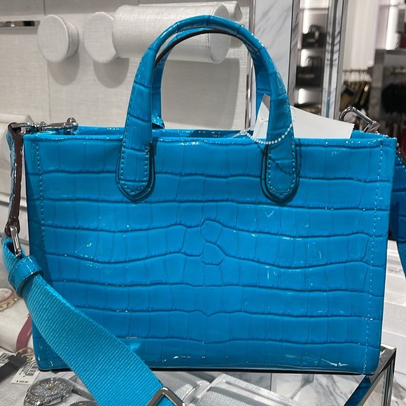 Michael Kors Gigi Small Crocodile Embossed
Leather Messenger Bag
SANTORINI BLUE - Picture 13 of 16